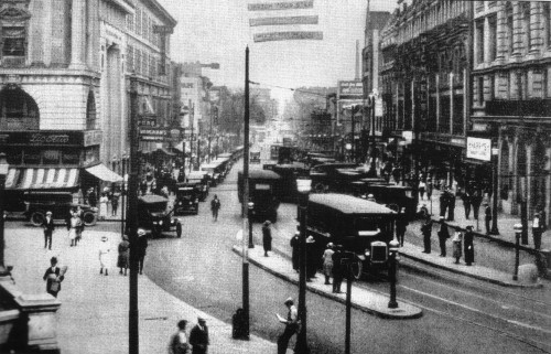 Market St looking East (City Hall at left)