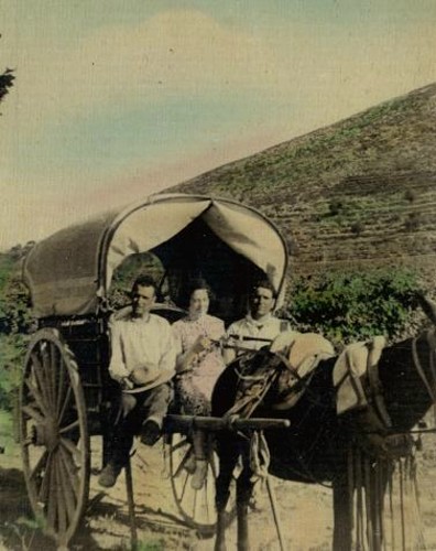 Pascual, Carmen, Antonio en carro