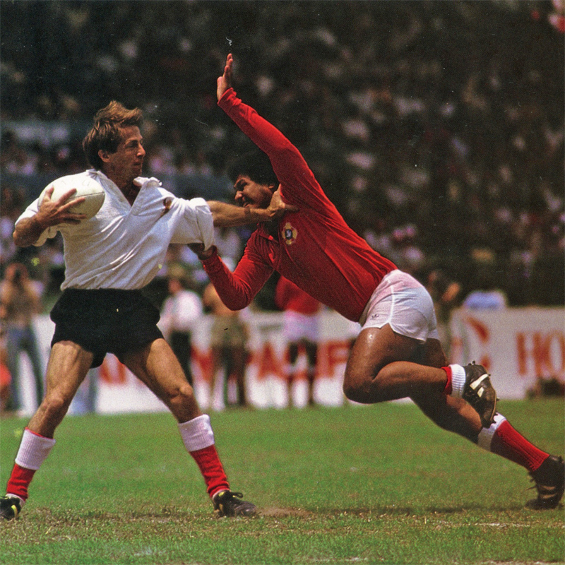 Steve Gray holds off Tongan