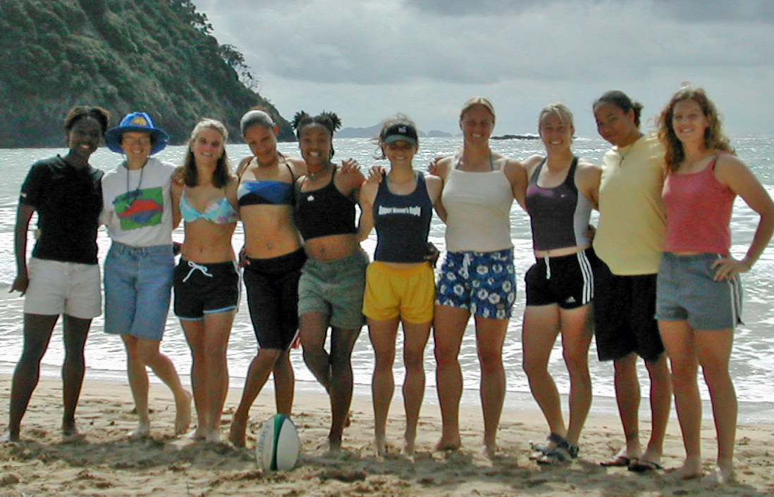 Women
          Eagles on beach near Whangarei