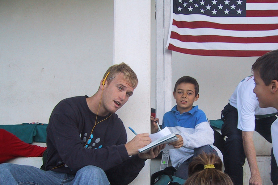 Head signs autograph