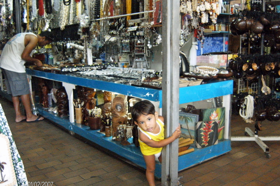 Market
                scene / Ata, young boy