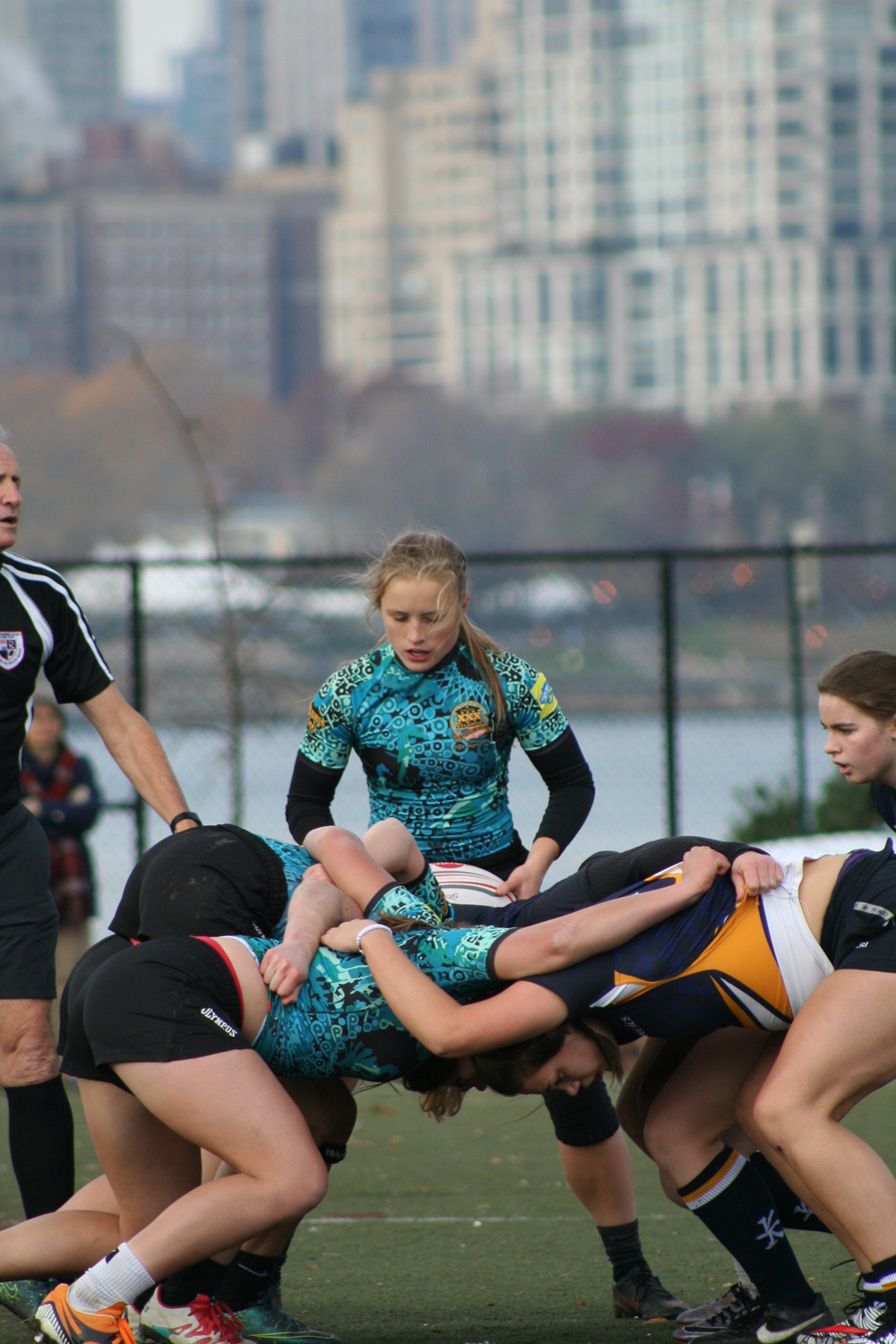 Cassidy puts ball into scrum