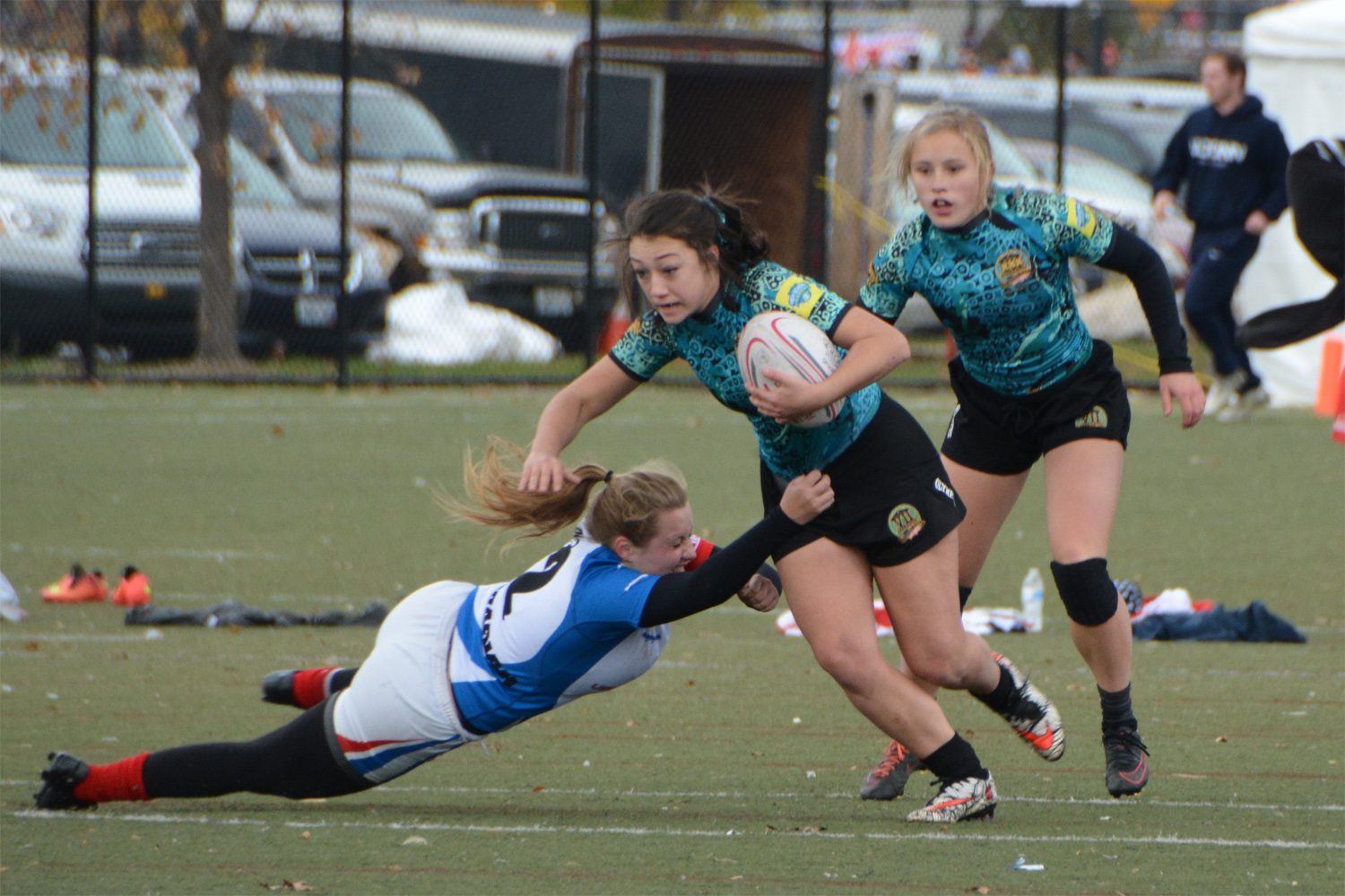 Lauren breaks
            tackle