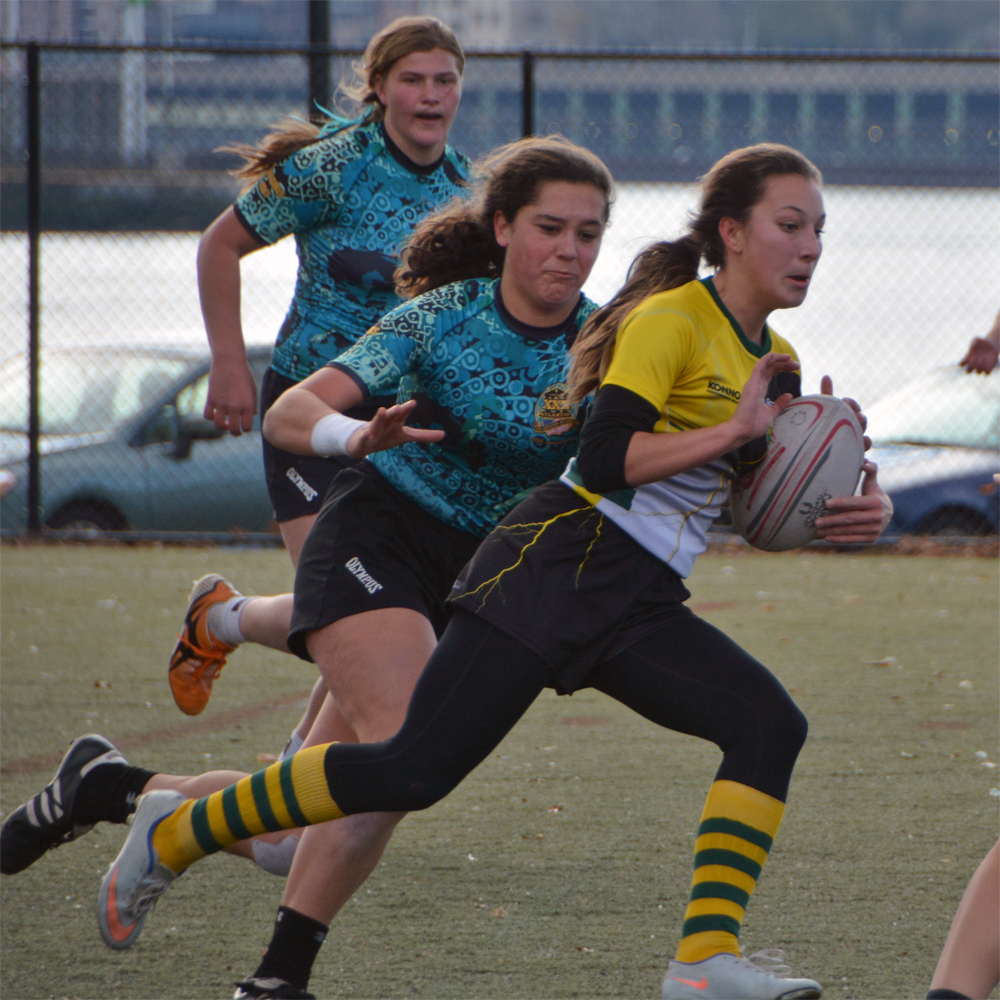 Alex DiMarco lines up tackle