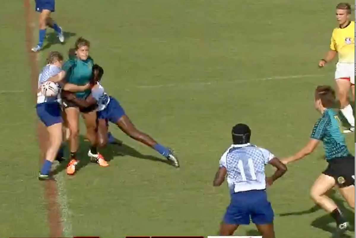 Julia
          offloads to Carly for our try